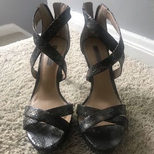 BCBG Criss Cross animal print sandals Sz 6-New
